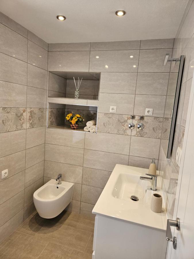 Apartman Eli Supetar Exterior foto