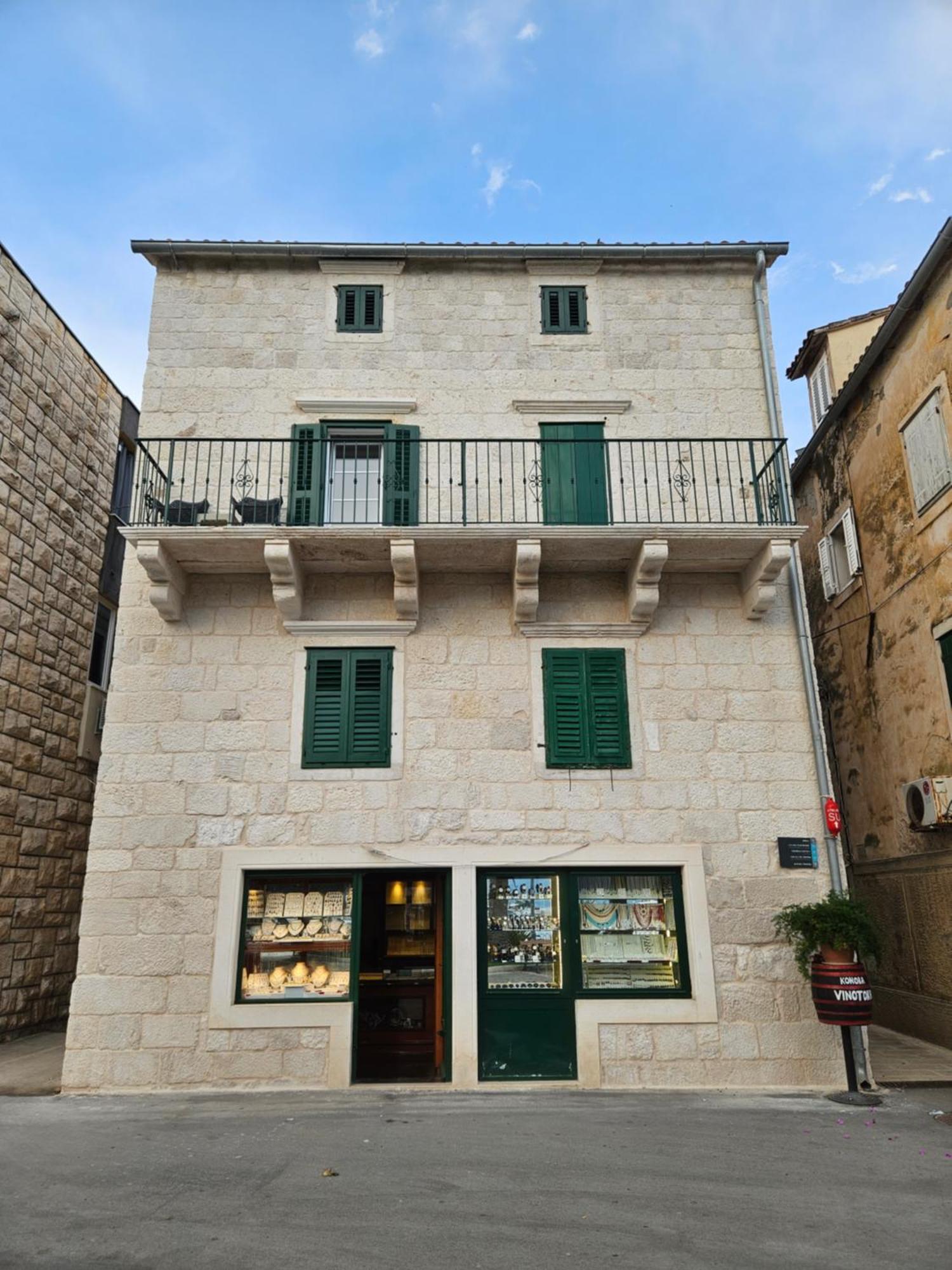 Apartman Eli Supetar Exterior foto